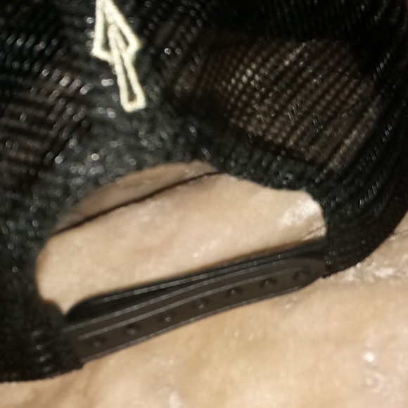 Pugs new camo cap - Picture 5 of 7